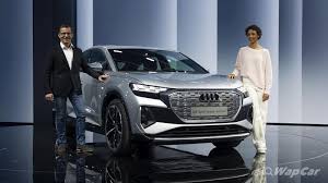 Цена от 5 795 000 рублей. Audi Q4 E Tron Debuts Cheapest Audi Ev From Rm 207k Wapcar