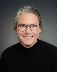 Diane Runge's Instagram, Twitter & Facebook