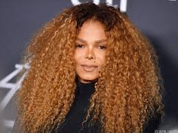 Janet jackson wavy hairstyles september 19, 2014. Janet Jackson Rocks Textured Mane For Rock Roll Hall Of Fame Induction