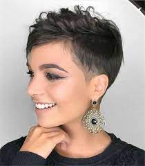 8 Neueste Edgy Pixie Frisuren Fur 2020 Frisuren Ideen Frauen Kantige Pixie Frisuren Styling Kurzes Haar Pixie Frisur