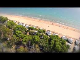 ¡descubre a continuación la selección de campings ya sea que buscas un camping tranquilo en el campo o un camping familiar con parque acuático. Camping En Tarragona Las Palmeras Un Camping Familiar En Plena Costa Dorada Cuidamos El Medio Ambiente Con Actuaciones Resp Costa Dorada Palmeras Playa Larga