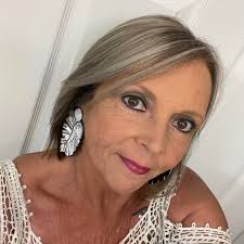 UPDATE: The winner of the photoshoot is Ashley Alderman Sumner! And the 2nd  winner from her tagged list is Alyssa McKie!! Congratulations!! Message me  for your shoot details & to book your