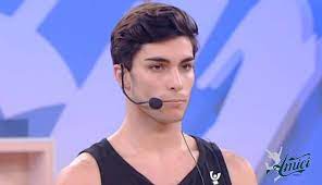 Con una nota ufficiale i consulenti della famiglia informano che nella tarda serata di ieri merlo, 28. Muore Fratello Di Noto Ballerino Di Amici Lui Non Ci Credo Ancora