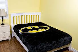 Batman queen comforter set w/ 2 pillow cases. Batman Blnktqnbatsym 79 X 95 In Symbol Queen Blanket Walmart Com Walmart Com