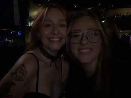 Deanna Leigh's Instagram, Twitter & Facebook