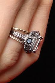 Jessica Biel S Wedding Ring It Looks Like She Got Two Plus A Super Duper Close Up Shot Of Her Engagement Ring Celebrity Engagement Rings Celebrity Wedding Rings Mixed Metal Wedding Rings