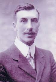 Frances Davey's Instagram, Twitter & Facebook