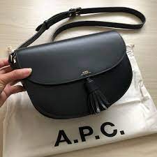 Font l'objet d'une commande dédiée et sont expédiés en colis séparés sous 5 jours ouvrés maximum. Repriced A P C Sac Diane Bag Women S Fashion Bags Wallets Handbags On Carousell
