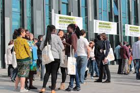 To 6:00 p.m., seven days a week. Universitat Leipzig University And Faculty Partners