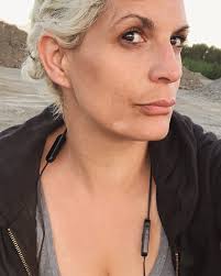 Bee Dee Pearson (@beecuzeyecan) • Instagram photos and videos