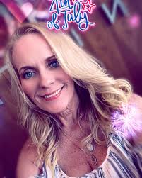 Debra Barr (@designdoll39) • Instagram photos and videos