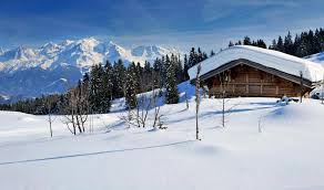 La catastrophe du malabar princess a réellement eu lieu, le 3 novembre joli succès en salles dont le titre du film èvoque un avion d'air india, le dix ans après le tournage de malabar princess dimanche 5 août sur france 4 à 20 h 55 film inspiré d'une catastrophe aérienne, un alpiniste savoyard. Raquette Et Thermes Rando Balneo Au Pays Du Mont Blanc Raquette France Allibert Trekking