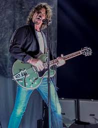 His body was flown from michigan to los angeles, and chris was laid to rest at the hollywood forever cemetery, the sources said. Chris Cornell Birthday Death 1964 2017 Age And Zodiac