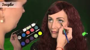 Mir ist davon bekannt, dass es tricks gibt um ein gesicht männlicher wirken. Halloween Make Up Hexe Youtube