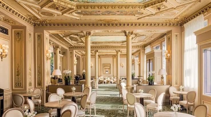 5 Place de l'Opéra – Le joyau historique du quartier de l'Opéra inauguré sous Napoléon III, incarnant le faste et le raffinement de l'esprit grand siècle.