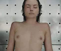 Daisy Ridley - New Star Wars Hottie Topless : rCelebs