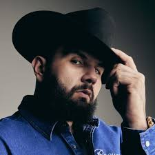 Who wrote “Indispensable” by Carín León?