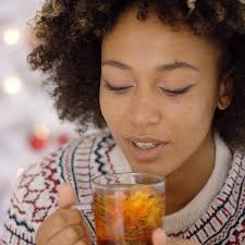 Take a break with a beautiful cup of flowering tea, a relaxing escape from your busy day. Amazon Com Blooming Tea 7 Organic All Natural Flavors Of Flowering Tea Organic Calendula Flowers And Green Tea Leaves In Hand Sewn Blooming Tea Balls From Kiss Me Organics