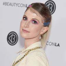 Okay, first of all, 'haley22' really needs to get a life. Hayley Williams Debuts Blonde And Auburn Split Hair Color Allure