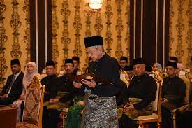 Ibu bapa boleh mohon untuk tidak hantar anak ke sekolah. Galeri Anugerah Perkhidmatan Cemerlang Category Angkat Sumpah Pm Ke 7 Tun Dr Mahathir Mohamad Di Istana Negara Pada 10 Mei 2018 Image Angkat Sumpah Pm Ke 7 Tun Dr Mahathir