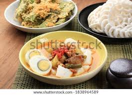 Hidangan iko disuguhi sabagai sayua pado katupek atau lontong untuak sarapan pagi. Shutterstock Puzzlepix