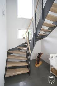 Flachwangentreppe Hpl Treppe Mit Stufen Aus Eiche Und Gelander Aus Edelstahl Treppenbau Plath Innentreppen Fur Norddeuts Innentreppen Treppendesign Treppe