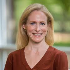 How MBA Peer Coaches Help Pave the Way for Career Success