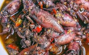 500 gram cumi utuh 1 sendok teh air jeruk nipis … Resep Cumi Hitam Sederhana Hanya 3 Langkah