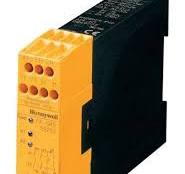 Single Channel Emergency Stop Safety Relay Module, 24V DC, SIL 3/PLe  Certified, Manual Reset, NC Contacts, DIN Rail Mount