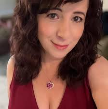 In her 40s": Millie Bobby Brown, 21, recreates Gwyneth Paltrow, 52, look  amid accusations of "looking older" (link in the comments)