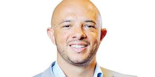 Faturamento de docerias com morango do amor dispara e chega a R$ 70 mil em  uma semana: 'Parece Páscoa'