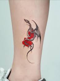 Le tatouage triangulaire a été vu sur de nombreux poignets, épaules et pieds. Decouvrez La Signification De Ces 30 Sublimes Tatouages