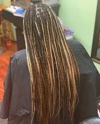 Black And Blue Knotless Braids Jumbo Box Braids Negezdik Be In 2020 Short Hairstyles For Thick Hair Haircuts For Frizzy Hair Hair Styles