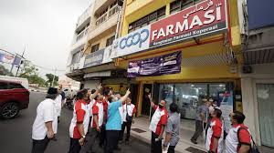 Juga bertindak sebagai tapak perniagaan bagi urusan jual beli dan perkhidmatan. Angkasa On Twitter Sesuai Dengan Objektif Untuk Meningkatkan Kepentingan Ekonomi Dan Sosial Anggotanya Sebuah Farmasi Milik Koperasi Anggota Kerajaan Ipoh Perak Kakib Memulakan Operasinya Semalam Di Jalan Raja Musa Aziz Ipoh Perak