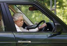 Queen Elizabeth Took The Middletons On A Ride In Her Range Rover Queen Elizabeth Pictures Of Queen Elizabeth Elizabeth Ii