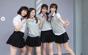 4、用鸡蛋清、熟蜂蜜或香油, 混合调匀涂敷在受伤处, 有消炎止痛作用。 5、切几片生梨, 贴于烫伤处, 有收敛止痛作用。 6、小儿烫伤后, 用黑豆25克加 7、轻度烫伤, 可将干废茶叶渣在火上焙微焦后研细, 与菜油混合调成糊状, 涂搽伤处, 能消肿止痛。 8、手足皮肤烫伤后, 立即把酒精倒在盆内或桶内, 将伤处. Gme2w1d7yucqnm