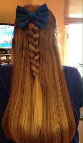 Cute And Simple Braided Hairstyle With A Bow Hair Styles Cute Hairstyles For School Easy Hairstyles