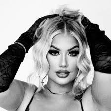 Kyla Archer's Instagram, Twitter & Facebook