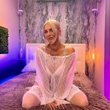 Granny Pattie Porn Pics & Nude Mature Photos - IdealMature.com