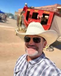 May the magic of Christmas fill your home with peace and happiness.