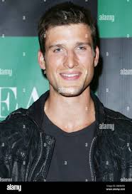 Brit parker young brit walk hi-res stock photography and images