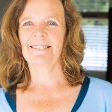 Linda Clair's Instagram, Twitter & Facebook