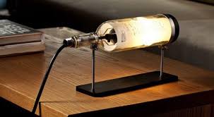 Mit diesen einfachen und kreativen ideen machen sie aus alten möbeln oder anderen alltagsgegenständen ganz einfach etwas neues. Inspirierende Bastel Und Upcycling Ideen Mit Weinflaschen Freshouse