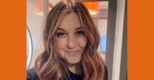 Kara Bloom's Instagram, Twitter & Facebook