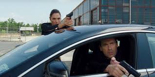 Trama, cast e streaming del film stasera, martedì 24 agosto 2021, alle ore 21,20 su rai 2 va in onda le spie della porta accanto, film di genere commedia del 2016 diretto da greg mottola con zach galifianakis e isla fisher. Le Spie Della Porta Accanto La Prima Clip Del Film