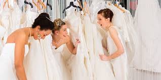 Ein kleid zu tragensymbolisiert die charaktereigenschaften und aspekte, für die das kleid steht. Warum Ein Kreuz In Einem Traum Sehen Warum Traumt Das Brustkreuz