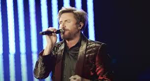 Simon le bon was born on october 27, 1958 in bushey, hertfordshire, england as simon john charles lebon. Simon Le Bon Provides Lockdown Entertainment With Staying In Playlist Retro Pop