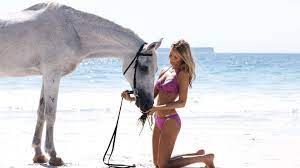 Hot Beach Girls Pictures