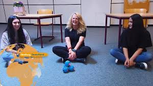 Press conference at medi in bayreuth on simply a full professional: Barbara Schoneberger Ungewohnt Offene Worte Uber Ihre Familie