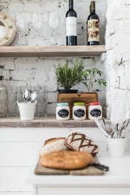 Le Rangement Mural Comment Organiser Bien La Cuisine Archzine Fr Cuisine Salle A Manger Cuisine Scandinave Habillage Mural